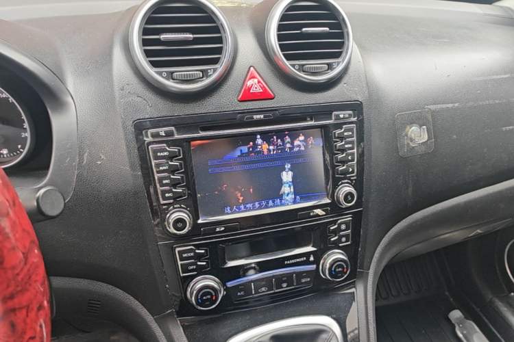 Used Haval H6 2015 Upgraded Model 1.5T Manual Two-Wheel Drive Elite Version Audio And AC Panel