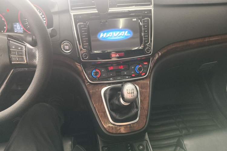 Used Haval H6 2015 Revised Version Sport Edition 1.5T Manual Transmission Two-Wheel Drive Elite Grade Audio And AC Panel