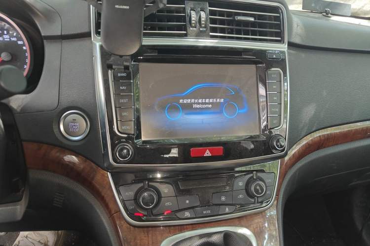 Used Haval H6 2015 Revised Version Sport Edition 1.5T Manual Transmission Two-Wheel Drive Elite Grade Audio And AC Panel
