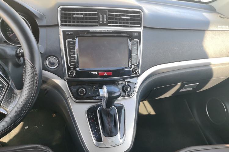Used Haval H6 2015 Sport Edition 1.5T Automatic Two-Wheel Drive Luxury Model Audio And AC Panel