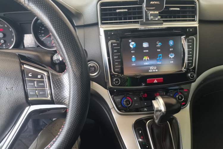 Used Haval H6 2015 Sport Edition 1.5T Automatic Two-Wheel Drive Luxury Model Audio And AC Panel