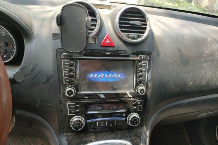 Used Haval H6 2015 Upgraded Model 1.5T Manual Two-Wheel Drive Elite Version Audio And AC Panel
