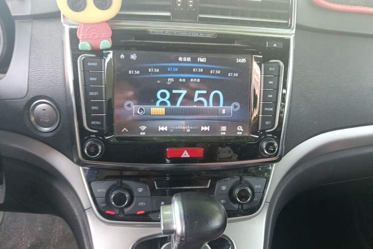 Used Haval H6 2015 Sport Edition 1.5T Automatic Two-Wheel Drive Luxury Model Audio And AC Panel