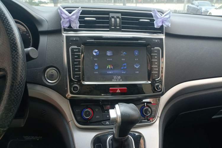 Used Haval H6 2015 Sport Edition 1.5T Automatic Two-Wheel Drive Luxury Model Audio And AC Panel