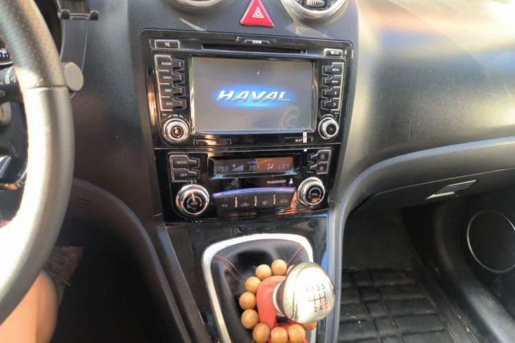 Used Haval H6 2015 Upgraded Model 1.5T Manual Two-Wheel Drive Elite Version Audio And AC Panel