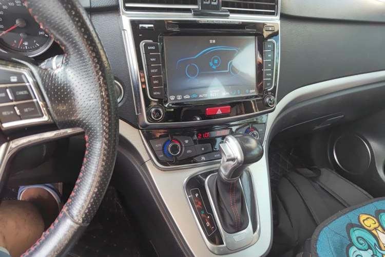 Used Haval H6 2015 Sport Edition 1.5T Automatic Two-Wheel Drive Luxury Model Audio And AC Panel