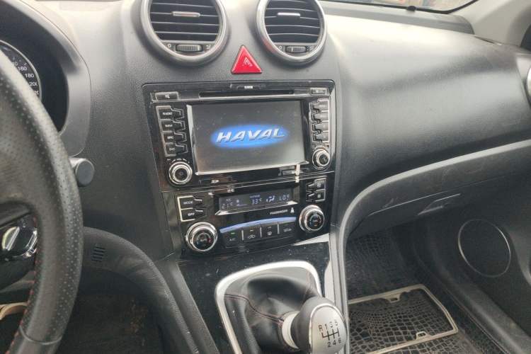 Used Haval H6 2015 Upgraded Model 1.5T Manual Two-Wheel Drive Elite Version Audio And AC Panel