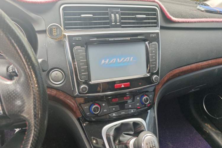 Used Haval H6 2015 Sport Edition 1.5T Manual Two-Wheel Drive Elite Model Audio And AC Panel
