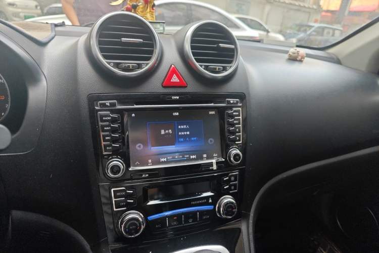 Used Haval H6 2015 Upgraded Model 1.5T Manual Two-Wheel Drive Elite Version Audio And AC Panel