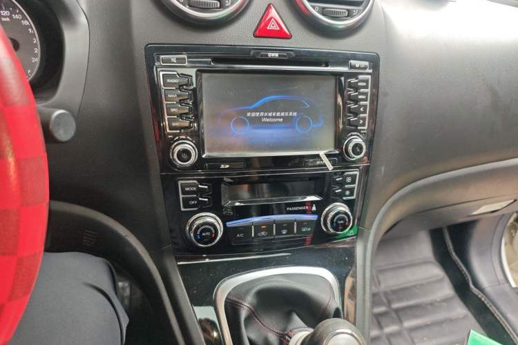 Used Haval H6 2015 Upgraded Model 1.5T Manual Two-Wheel Drive Elite Version Audio And AC Panel