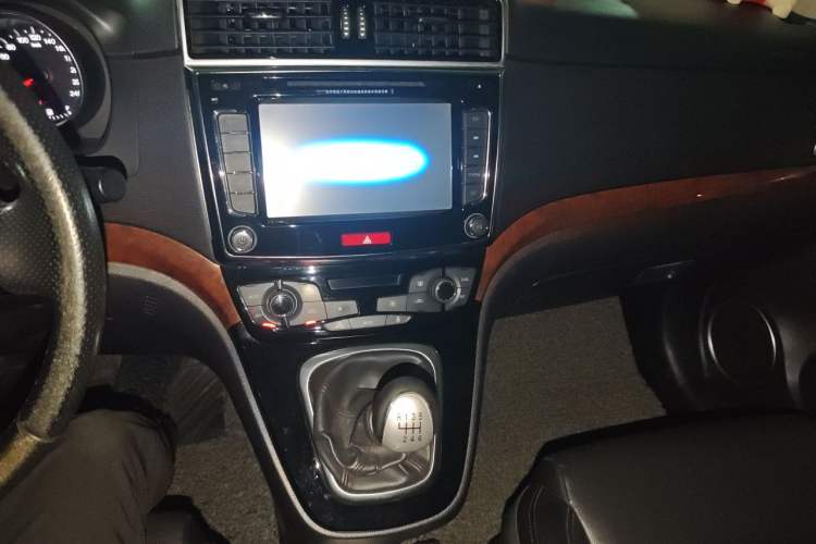 Used Haval H6 2015 Sport Edition 1.5T Manual Two-Wheel Drive Elite Model Audio And AC Panel