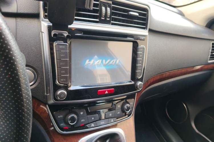Used Haval H6 2015 Revised Version Sport Edition 1.5T Manual Transmission Two-Wheel Drive Elite Grade Audio And AC Panel