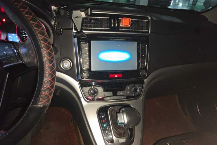 Used Haval H6 2015 Sport Edition 1.5T Automatic Two-Wheel Drive Luxury Model Audio And AC Panel