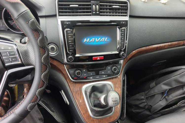 Used Haval H6 2015 Sport Edition 1.5T Manual Two-Wheel Drive Elite Model Audio And AC Panel