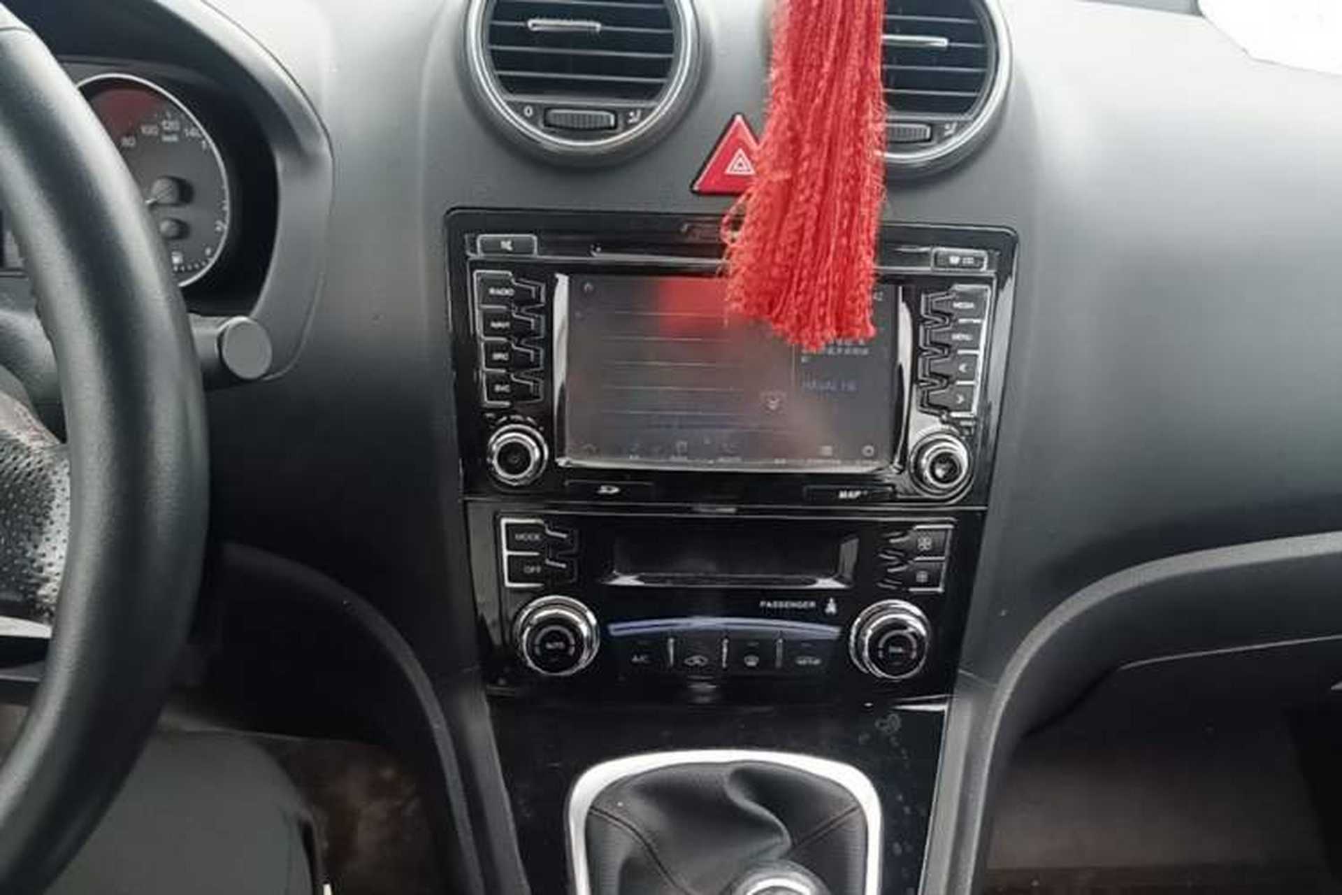 Used Haval H6 2015 Upgraded Model 1.5T Manual Two-Wheel Drive Elite Version Audio And AC Panel