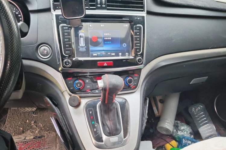 Used Haval H6 2015 Sport Edition 1.5T Automatic Two-Wheel Drive Luxury Model Audio And AC Panel