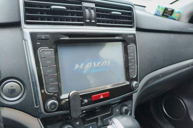Used Haval H6 2015 Sport Edition 1.5T Automatic Two-Wheel Drive Luxury Model Audio And AC Panel