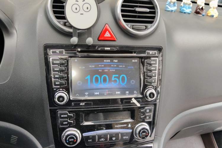 Used Haval H6 2015 Upgraded Model 1.5T Manual Two-Wheel Drive Elite Version Audio And AC Panel