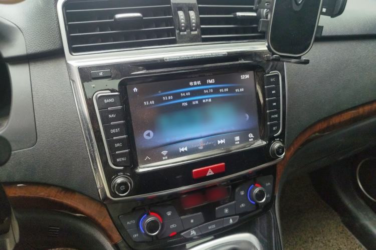 Used Haval H6 2015 Sport Edition 1.5T Manual Two-Wheel Drive Prestige Model Audio And AC Panel