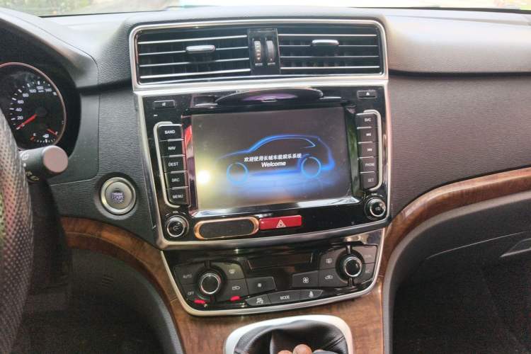 Used Haval H6 2015 Revised Version Sport Edition 1.5T Manual Transmission Two-Wheel Drive Elite Grade Audio And AC Panel