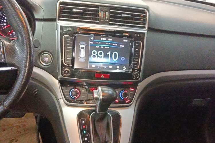 Used Haval H6 2015 Sport Edition 1.5T Automatic Two-Wheel Drive Luxury Model Audio And AC Panel