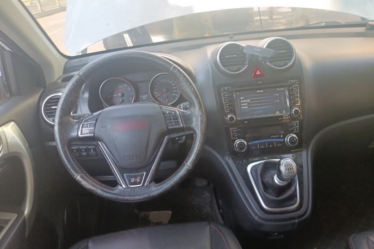 Used Haval H6 2015 Upgraded Model 1.5T Manual Two-Wheel Drive Elite Version Center Console
