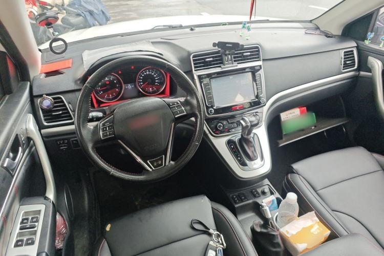 Used Haval H6 2015 Sport Edition 1.5T Automatic Two-Wheel Drive Luxury Model Center Console