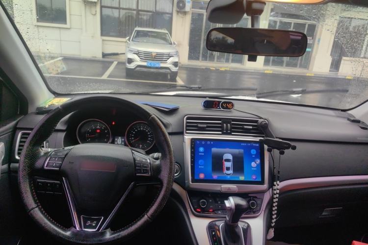 Used Haval H6 2015 Sport Edition 1.5T Automatic Two-Wheel Drive Luxury Model Center Console