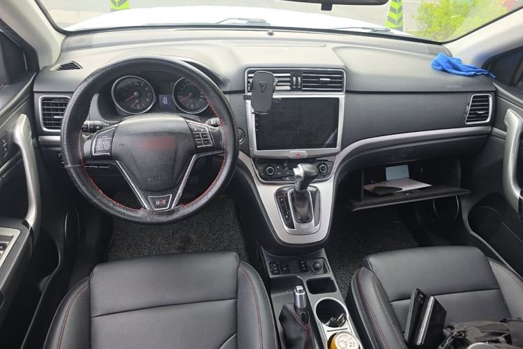 Used Haval H6 2015 Sport Edition 1.5T Automatic Two-Wheel Drive Luxury Model Center Console