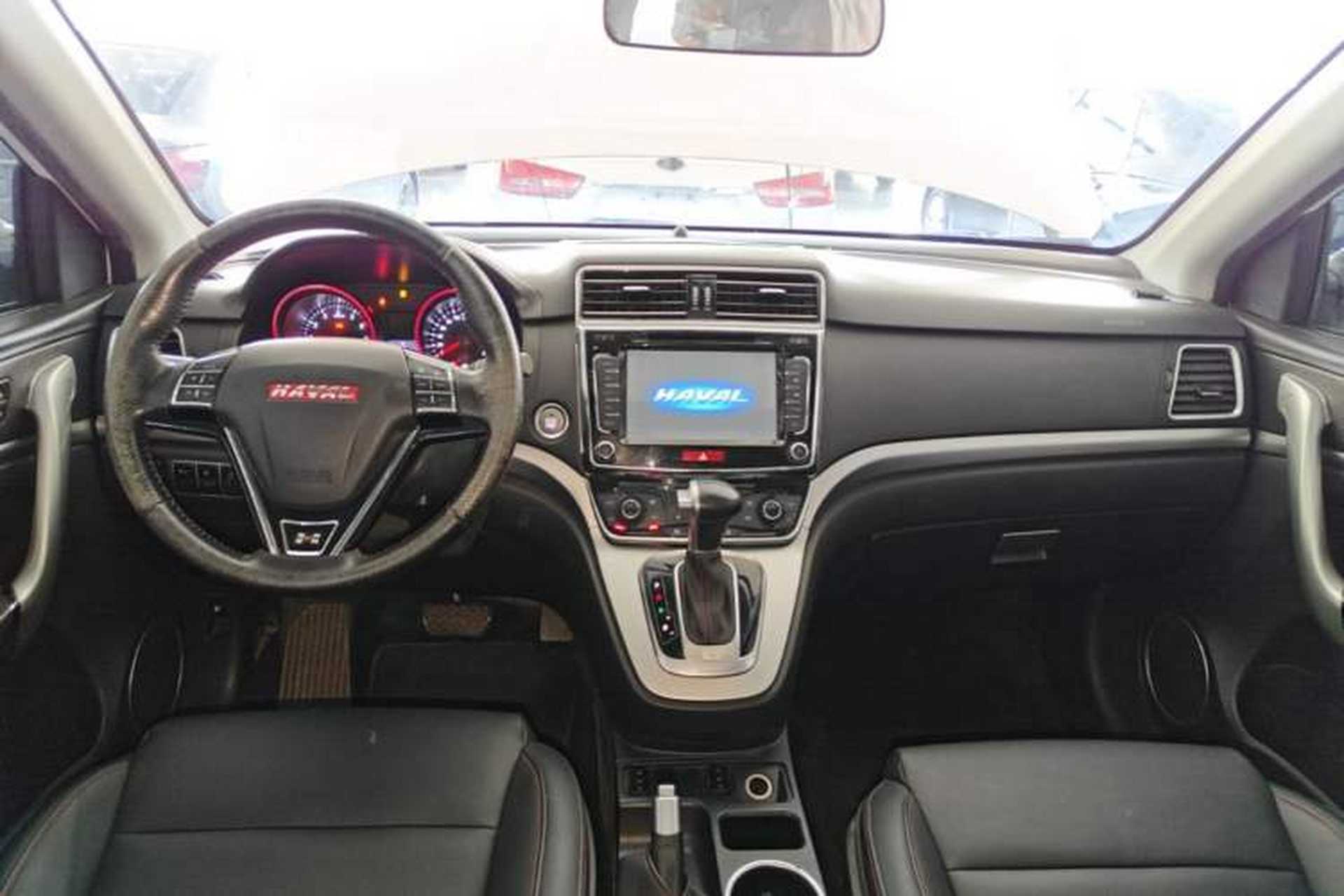 Used Haval H6 2015 Sport Edition 1.5T Automatic Two-Wheel Drive Luxury Model Center Console