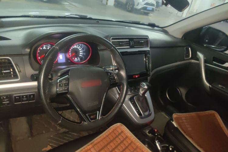 Used Haval H6 2015 Sport Edition 1.5T Automatic Two-Wheel Drive Luxury Model Center Console