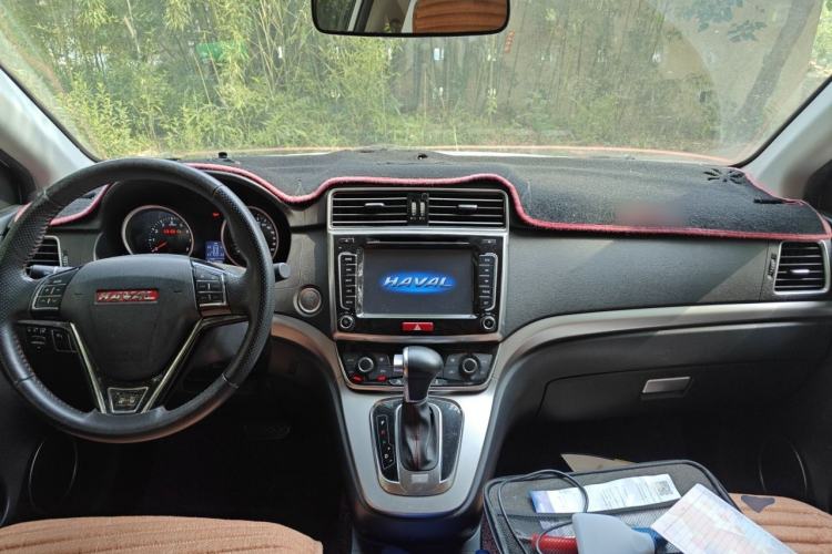 Used Haval H6 2015 Sport Edition 1.5T Automatic Two-Wheel Drive Luxury Model Center Console