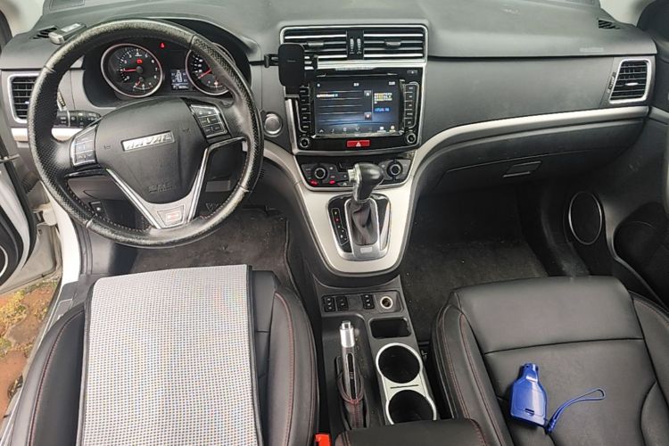 Used Haval H6 2015 Sport Edition 1.5T Automatic Two-Wheel Drive Luxury Model Center Console