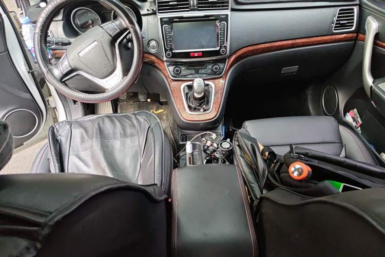Used Haval H6 2015 Sport Edition 1.5T Manual Two-Wheel Drive Elite Model Center Console