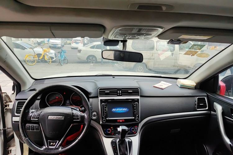 Used Haval H6 2015 Sport Edition 1.5T Automatic Two-Wheel Drive Luxury Model Center Console