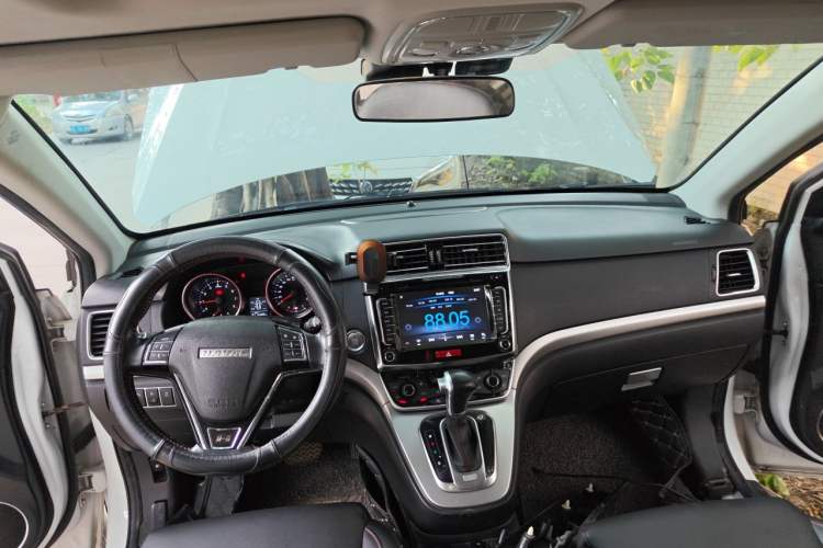 Used Haval H6 2015 Sport Edition 1.5T Automatic Two-Wheel Drive Luxury Model Center Console
