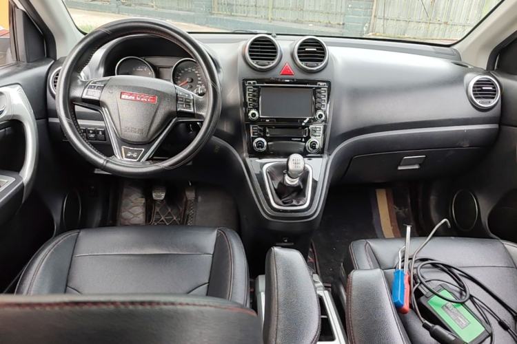Used Haval H6 2015 Upgraded Model 1.5T Manual Two-Wheel Drive Elite Version Center Console