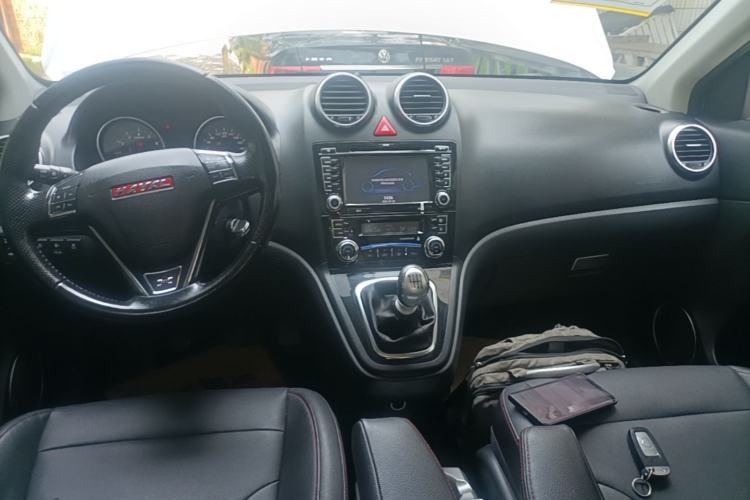 Used Haval H6 2015 Upgraded Model 1.5T Manual Two-Wheel Drive Elite Version Center Console