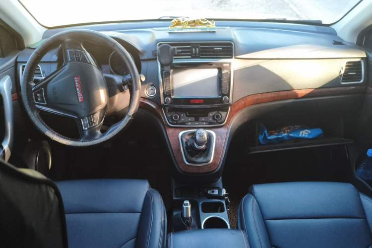 Used Haval H6 2015 Sport Edition 1.5T Manual Two-Wheel Drive Elite Model Center Console