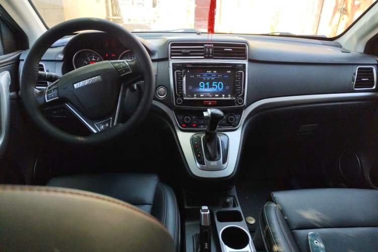 Used Haval H6 2015 Sport Edition 1.5T Automatic Two-Wheel Drive Luxury Model Center Console