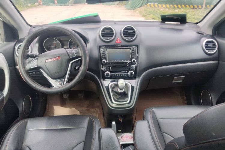 Used Haval H6 2015 Upgraded Model 1.5T Manual Two-Wheel Drive Elite Version Center Console