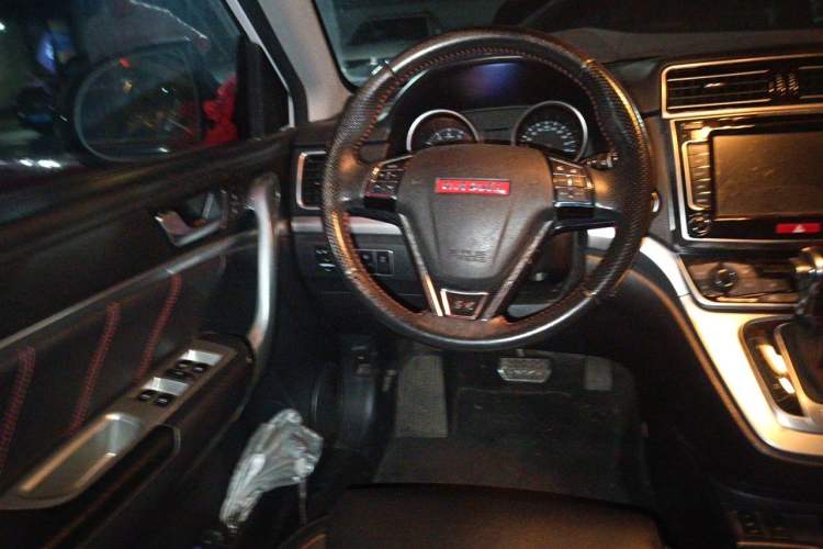Used Haval H6 2015 Sport Edition 1.5T Automatic Two-Wheel Drive Luxury Model Center Console