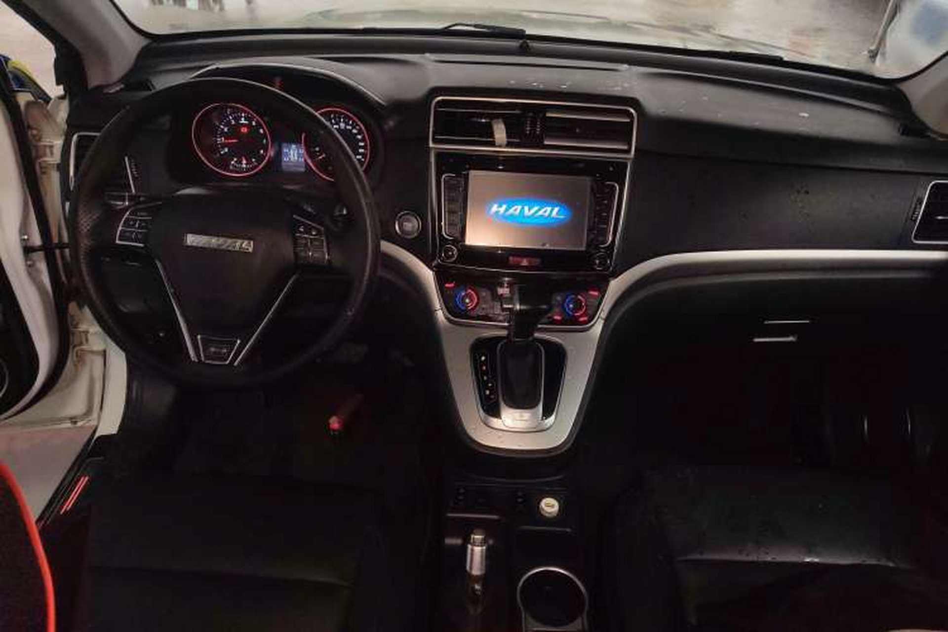 Used Haval H6 2015 Sport Edition 1.5T Automatic Two-Wheel Drive Luxury Model Center Console