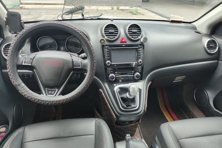Used Haval H6 2015 Upgraded Model 1.5T Manual Two-Wheel Drive Elite Version Center Console