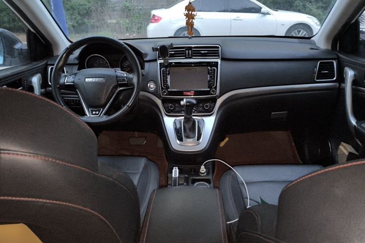 Used Haval H6 2015 Sport Edition 1.5T Automatic Two-Wheel Drive Luxury Model Center Console