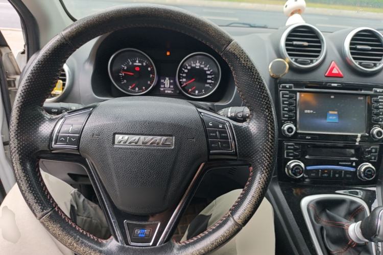 Used Haval H6 2015 Upgraded Model 1.5T Manual Two-Wheel Drive Elite Version Center Console