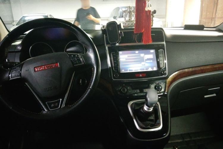 Used Haval H6 2015 Sport Edition 1.5T Manual Two-Wheel Drive Elite Model Center Console