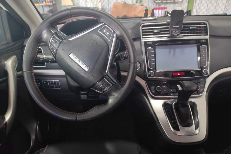 Used Haval H6 2015 Sport Edition 1.5T Automatic Two-Wheel Drive Luxury Model Center Console