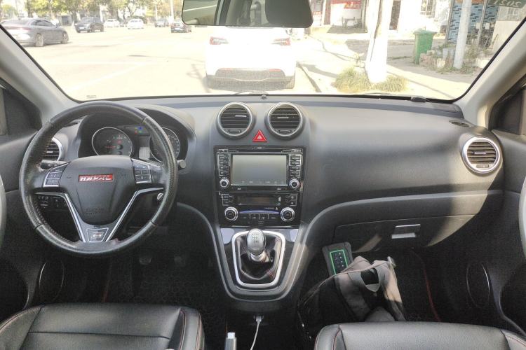 Used Haval H6 2015 Upgraded Model 1.5T Manual Two-Wheel Drive Elite Version Center Console
