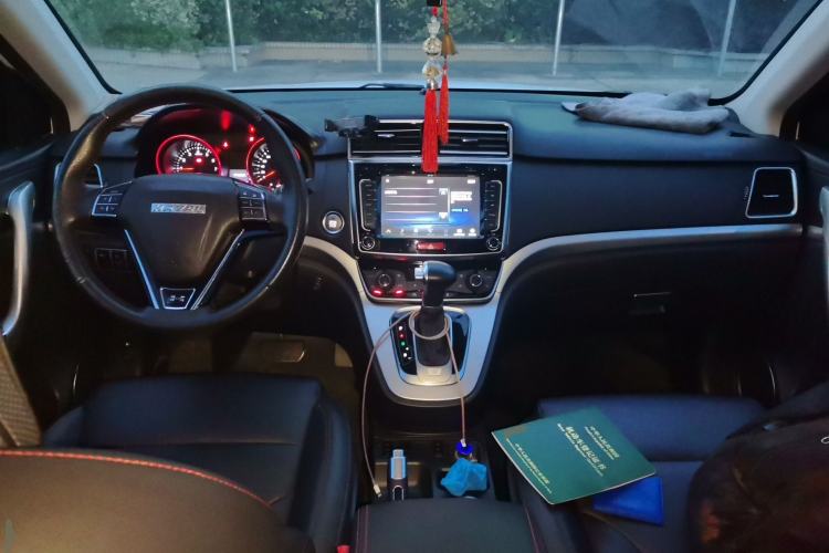 Used Haval H6 2015 Sport Edition 1.5T Automatic Two-Wheel Drive Luxury Model Center Console